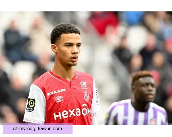 卡瓦尼前锋价值持续提升，表现稳健引发转会市场关注